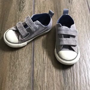 Gray Converse with Velcro Straps in size 6